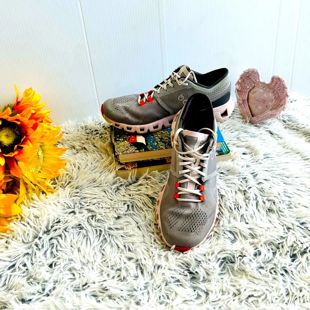 ON CLOUD WOMEN SHOES